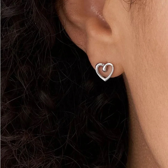 1 pair Fossil heart earrings stainless steel stud Height: 3/10 inLength: 3/10 in - Picture 1 of 6